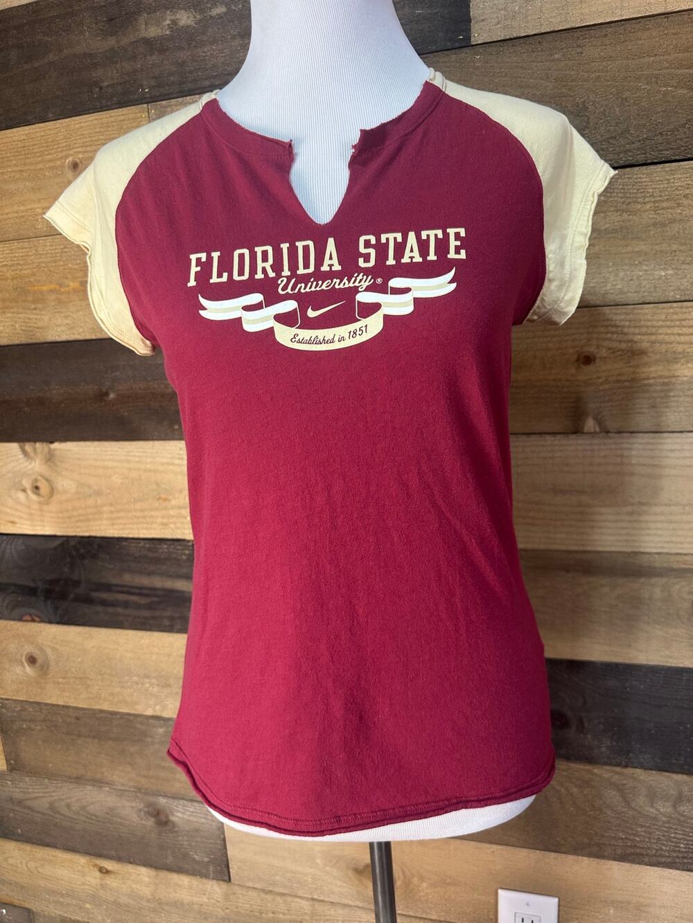 NIKE Women’s Florida State University FSU Split Neck T-Shirt Size L EUC